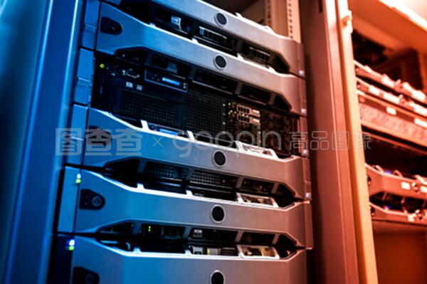 網(wǎng)絡(luò)服務(wù)器與云計(jì)算裝備技術(shù)服務(wù) 數(shù)字化時(shí)代的基石與引擎